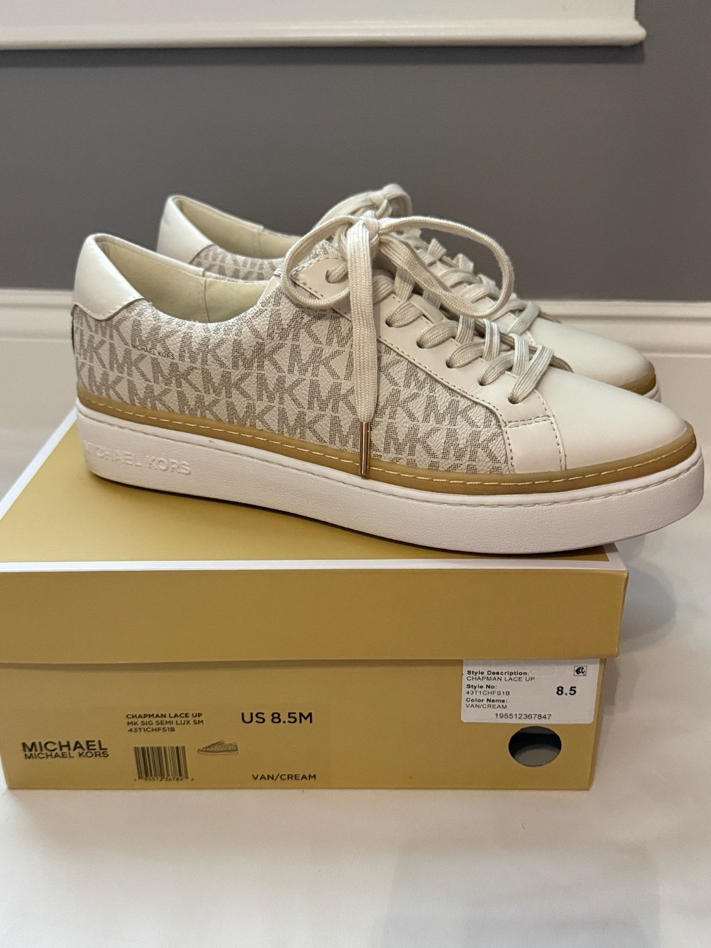 Michael Kors Chapman Cream Logo Print Lace-Up Sneakers. Size 8.5